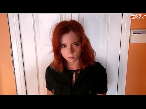 ❤️ Un agent de sécurité punit une jolie femme pour un vol à l'étalage - Cum In Mouth ❤️ Porno anal at us ❌️