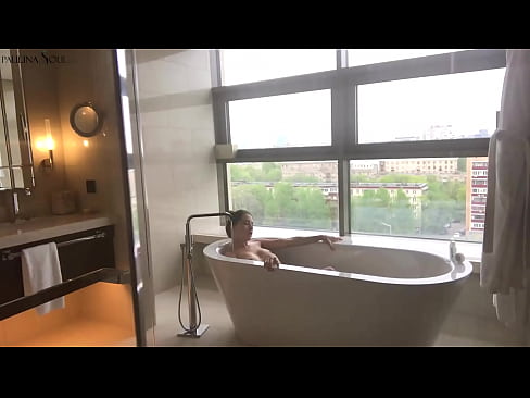 ❤️ Une énorme nana se branlant passionnément la chatte dans la salle de bains ❤️ Porno anal at us ❌️