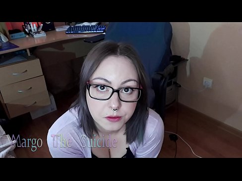 ❤️ Une fille sexy avec des lunettes suce profondément un gode devant la caméra ❤️ Porno anal at us ❌️